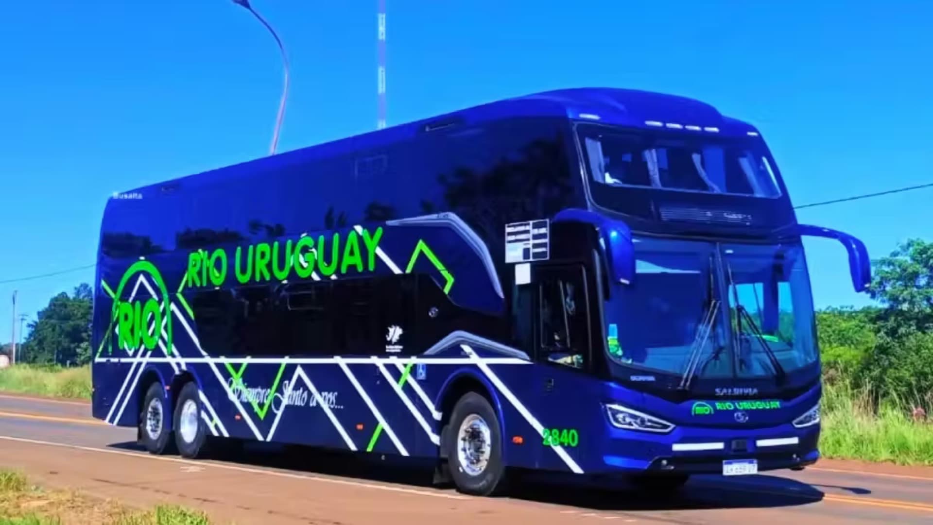 Ómnibus cama Río Uruguay, flota de Transrio Turismo